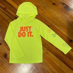 NEW Nike kids Long-sleeve Dri Fit shirt Sz.5-6